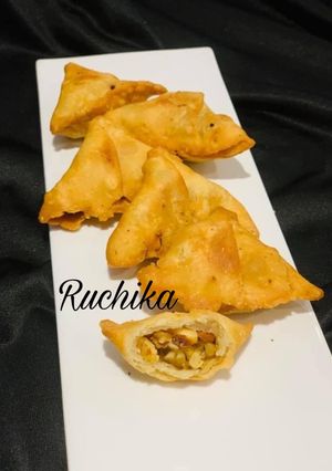 A picture of Dry Fruits Samosa.