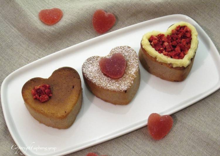 Raspberry cupcake with white chocolate