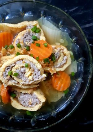 รูปของ "แกงจืดไข่ม้วนหมูสับ" Minced Pork Omelette Roll in Clear Soup🥣