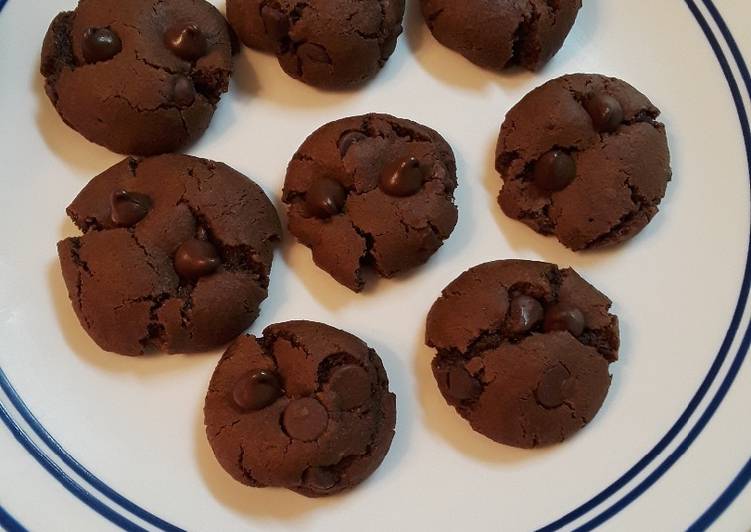 Simple Way to Make Tasty Double Chocolate Chip Cookies