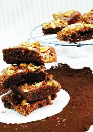 A picture of Walnut spiced brownie.
