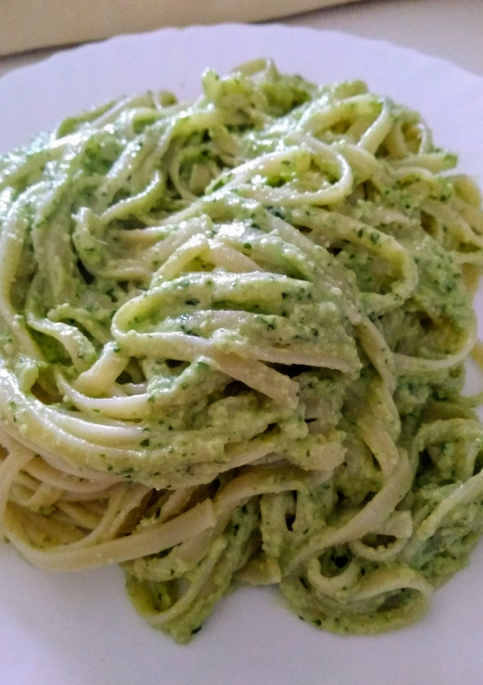 Una foto de Tallarines con pesto de anacardos