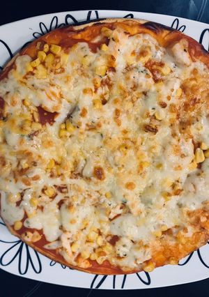 Una foto de Pizza de pollo y kebab