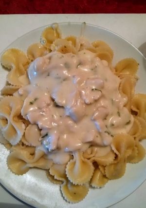 Una foto de Salsa blanca con pollo