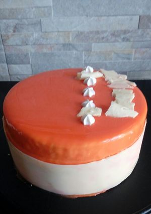 Foto di Torta esotica alla papaya, frutti di bosco e mascarpone