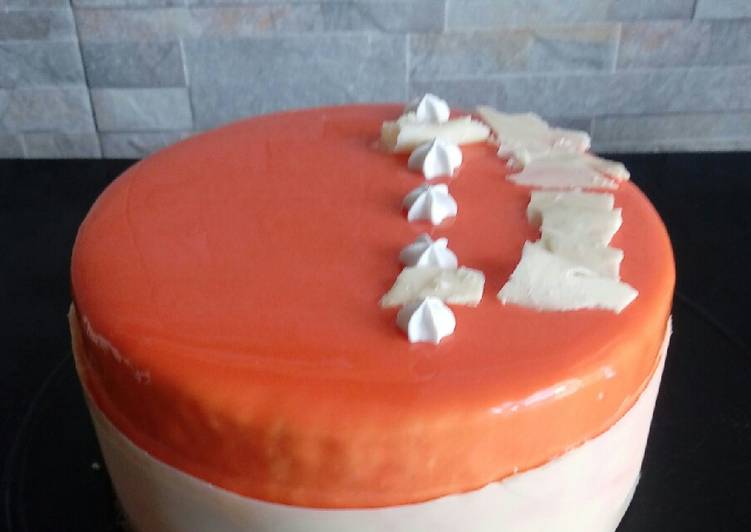 Torta esotica alla papaya, frutti di bosco e mascarpone