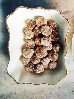 A picture of Amla dates sweet spicy tangy balls.