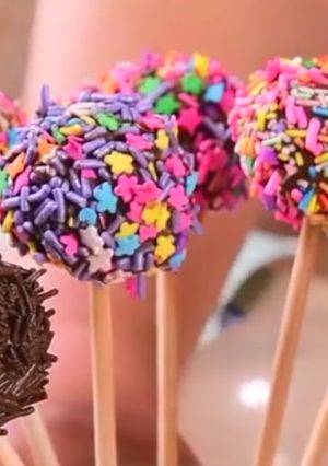 Una foto de Paletas de galletitas oreos