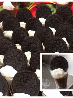Una foto de Shots de chocolate y oreo