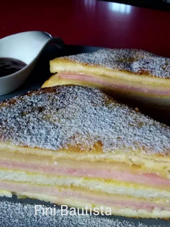 Una foto de Sándwich Montecristo