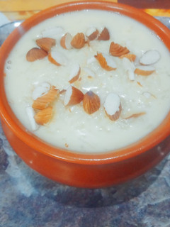 तांदळाची खीर (Tandalachi kheer recipe in marathi) रेसिपी चे मुख्य फोटो