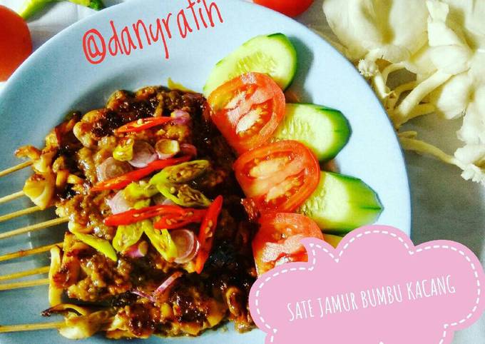 Langkah Mudah untuk Menyiapkan Sate jamur bumbu kacang Anti Gagal