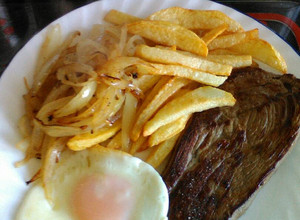Una foto de Bistec a lo pobre