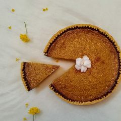 A picture of Eggless Pumpkin Pie.