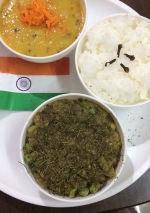 A picture of Tricolor platter.
