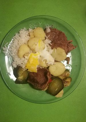 Una foto de Bifes con arroz!