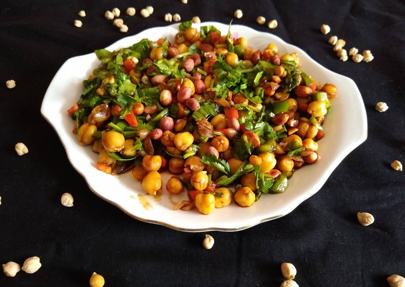 Thai chana salad