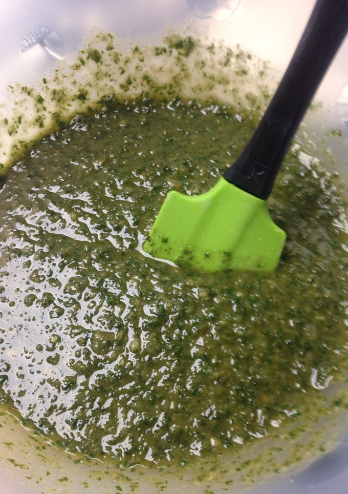 Una foto de Salsa pesto