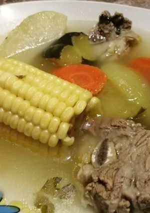 Una foto de Caldo de Res Puchero