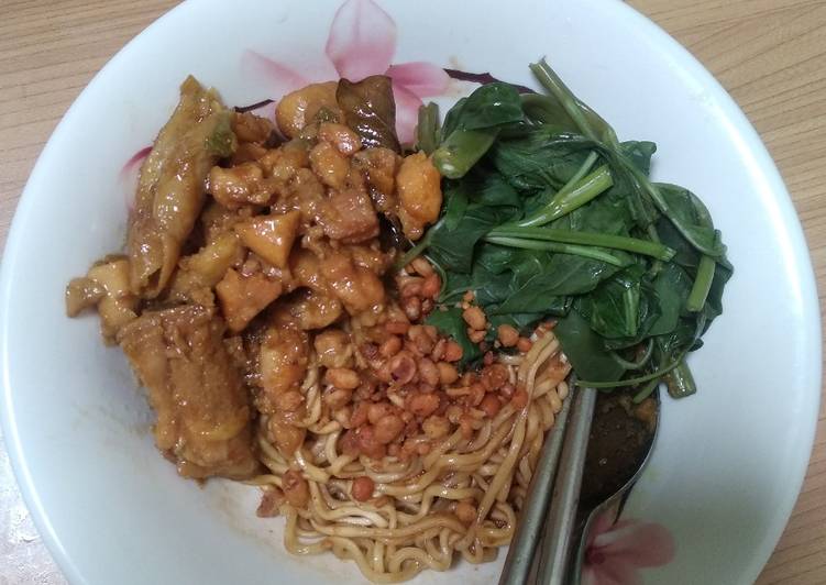 Resep Mie Instant Goreng Dengan Topping Mie Ayam