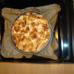 A picture of Apple Crumble Cake (Apfel Streusel Kuchen).