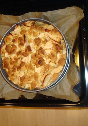 A picture of Apple Crumble Cake (Apfel Streusel Kuchen).