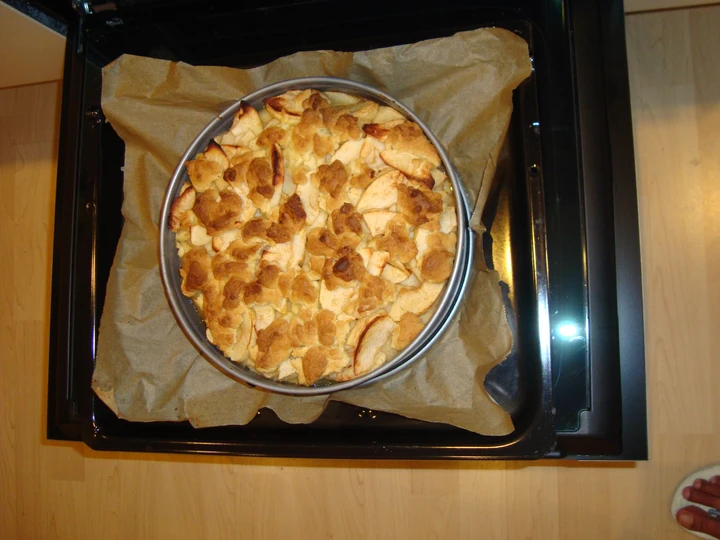 Easy Steps to Make Apple Crumble Cake (Apfel Streusel Kuchen) which So Delicious