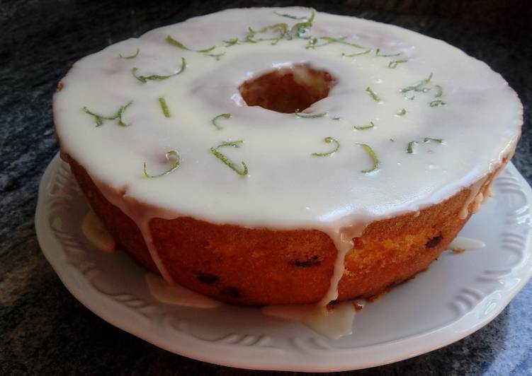 Step-by-Step Guide to Prepare Any-night-of-the-week Bolo de laranja com gotas de chocolate