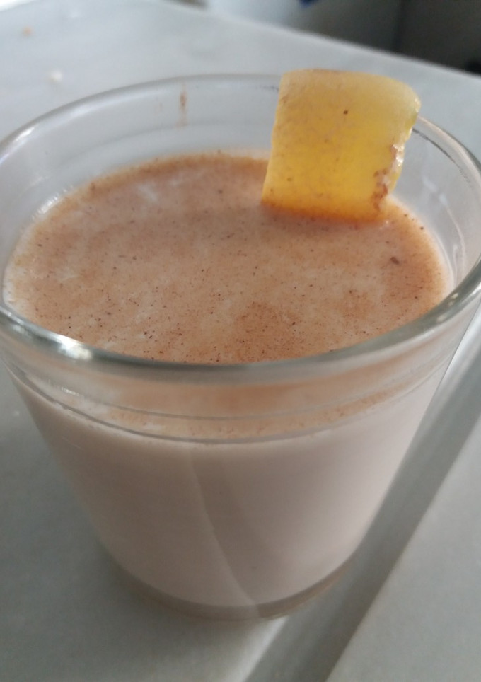 Una foto de Leche con canela y limón