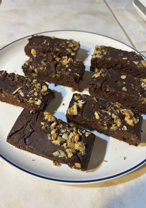 Una foto de Budín de banana y chocolate 🍌🍫