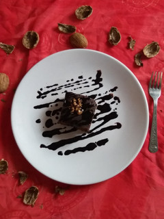 વોલનટ બ્રાઉની(Walnut brownie recipe in Gujarati) રેસીપી મુખ્ય ફોટો