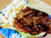 Una foto de hamburguesa marinar