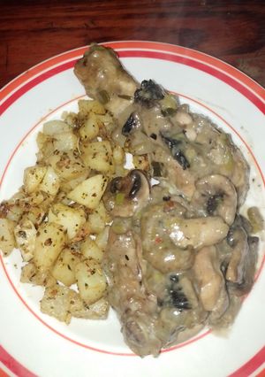 Una foto de Pollo a la mostaza con champiñones