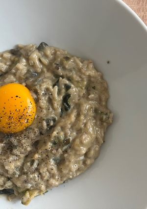 Una foto de Risotto de calabacín y berenjena