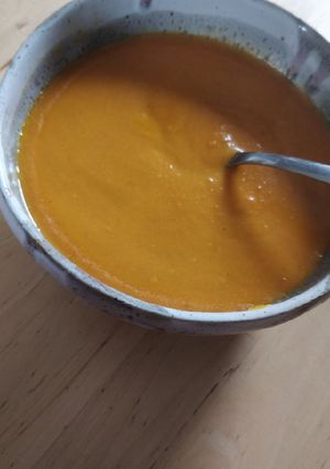 Una foto de Sopa de zanahoria thai