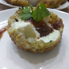 A picture of Sabudana Katori Chaat.
