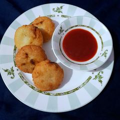 A picture of Suji Kachori.