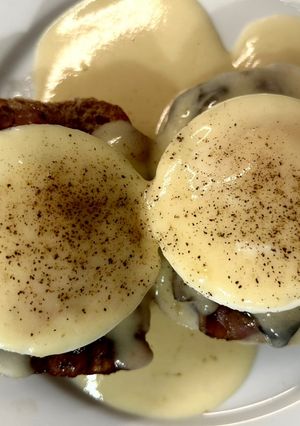Foto principal de Huevos Benedict 🍳🧈🥖🥓