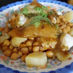 A picture of Samosa chaat.