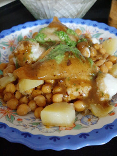 A picture of Samosa chaat.