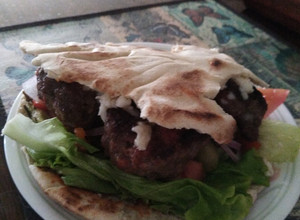Una foto de Hamburguesitas mediterráneas