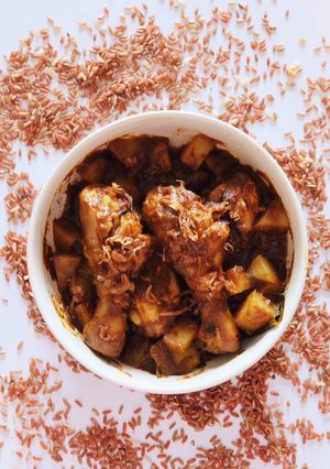 A picture of Chicken Curry.