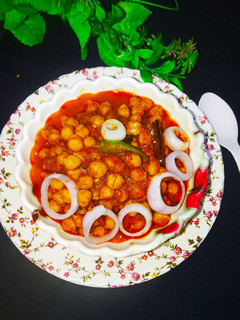 पिंडी छोले (pindi chole recipe in hindi) रेसिपी मुख्य फोटो