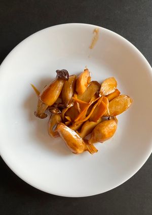 Hình của món Nấm kho gừng.