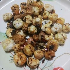A picture of Kasuri Methi Fried Makhana.