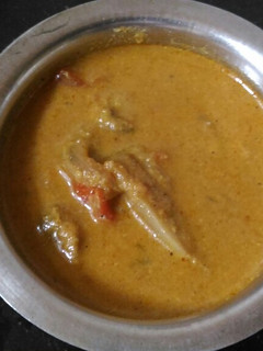 கறி சுவையில் காளான் குழம்பு (Kaalaan kulambu recipe in tamil) செய்முறை முக்கிய புகைப்படம்