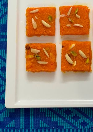 গাজরের বরফি(gajar burfi recipe in Bengali) রেসিপির প্রধান ছবি