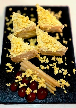 Foto principal de Sándwich de atún y espárragos blancos