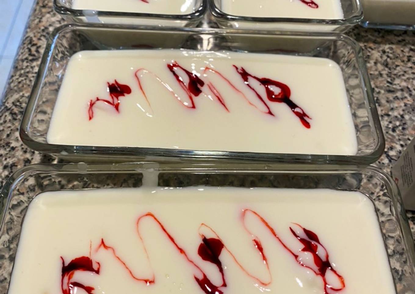 Gelatina Keto de Yogurt con fresas