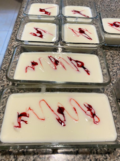 Una foto de Gelatina Keto de Yogurt con fresas